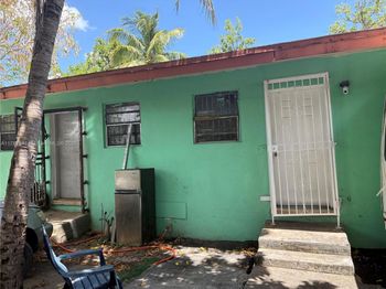 7803 NW Miami Pl