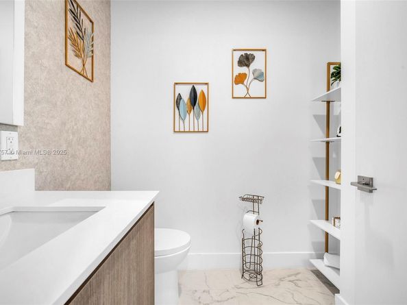 17550 collins Ave 704, Sunny Isles Beach FL 33160