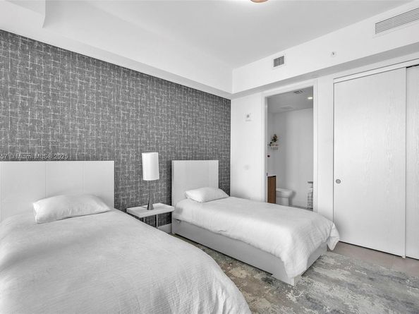 17550 collins Ave 704, Sunny Isles Beach FL 33160