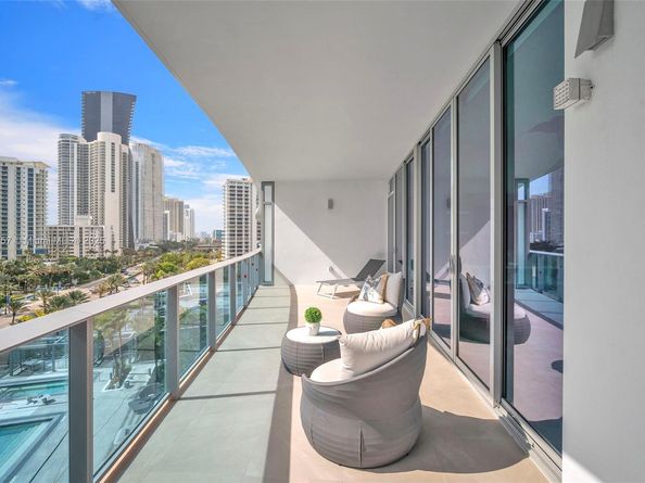 17550 collins Ave 704, Sunny Isles Beach FL 33160