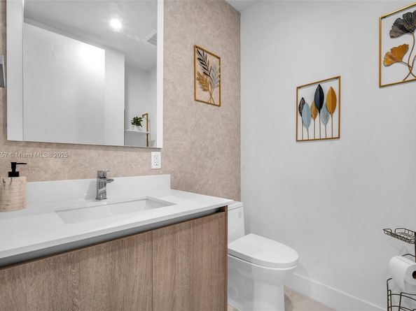 17550 collins Ave 704, Sunny Isles Beach FL 33160