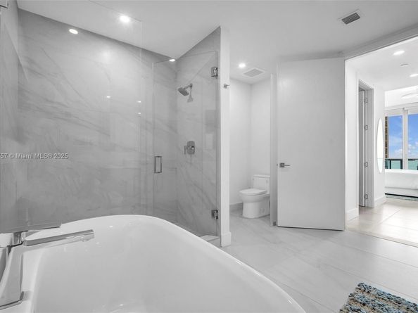 17550 collins Ave 704, Sunny Isles Beach FL 33160