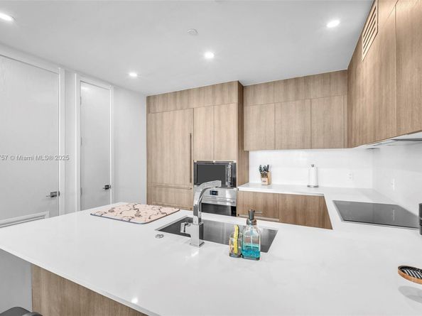 17550 collins Ave 704, Sunny Isles Beach FL 33160