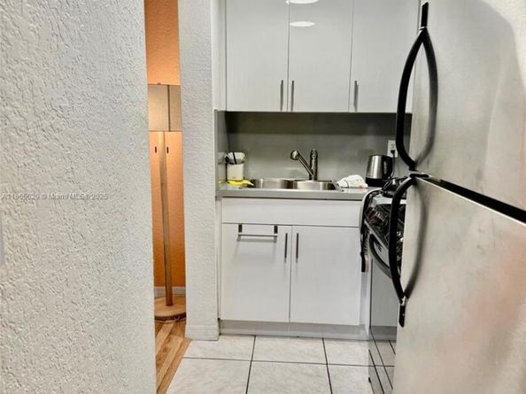 7326 Collins Ave 105, Miami Beach FL 33141