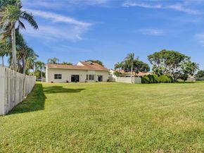640 Fairfax Ave, Davie FL 33325