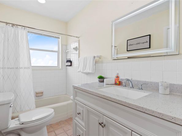 1761 NE 55th St, Fort Lauderdale FL 33334