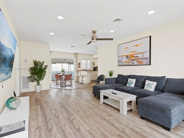 1761 NE 55th St, Fort Lauderdale FL 33334