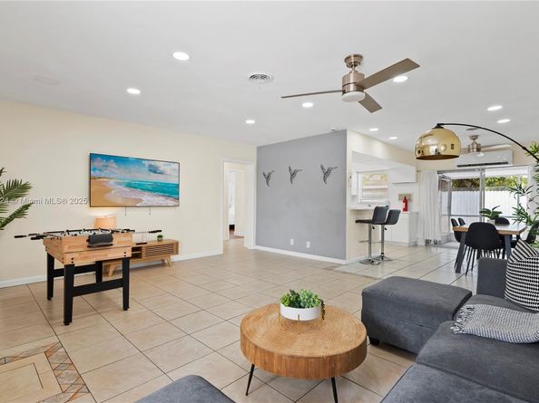 1761 NE 55th St, Fort Lauderdale FL 33334