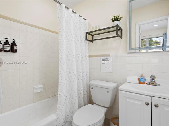 1761 NE 55th St, Fort Lauderdale FL 33334