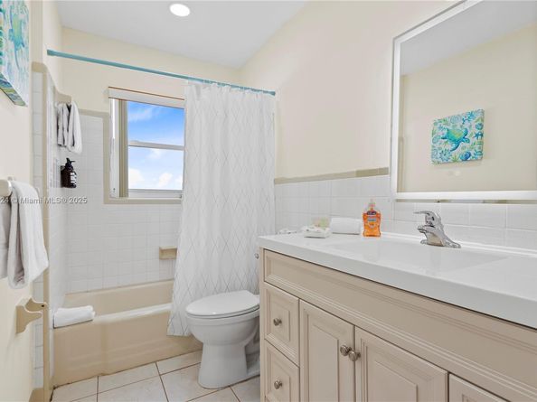 1761 NE 55th St, Fort Lauderdale FL 33334