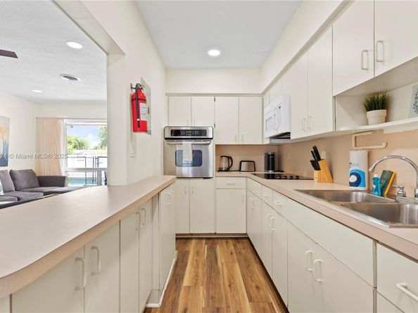 1761 NE 55th St, Fort Lauderdale FL 33334
