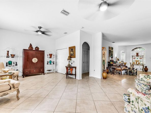 2819 Augusta Ln, Homestead FL 33035