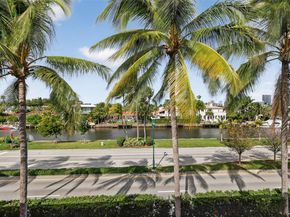 21399 Marina Cove Cir 14, Aventura FL 33180