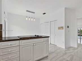 21399 Marina Cove Cir 14, Aventura FL 33180