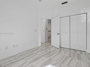 21399 Marina Cove Cir 14, Aventura FL 33180