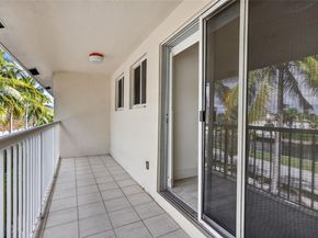 21399 Marina Cove Cir 14, Aventura FL 33180