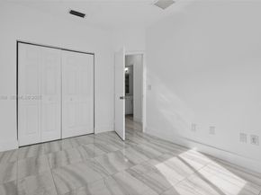 21399 Marina Cove Cir 14, Aventura FL 33180