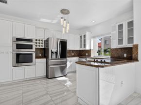 21399 Marina Cove Cir 14, Aventura FL 33180