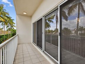 21399 Marina Cove Cir 14, Aventura FL 33180