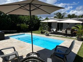 1430 NE 149th St, Miami FL 33161
