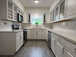 1430 NE 149th St, Miami FL 33161