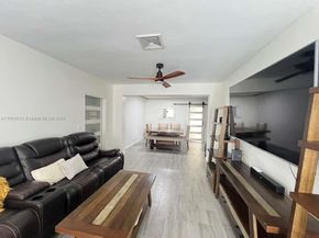 1430 NE 149th St, Miami FL 33161