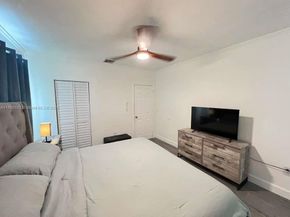 1430 NE 149th St, Miami FL 33161