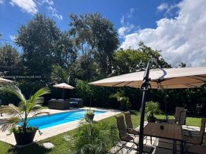 1430 NE 149th St, Miami FL 33161