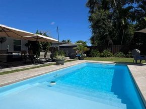 1430 NE 149th St, Miami FL 33161