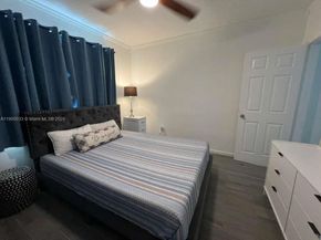 1430 NE 149th St, Miami FL 33161