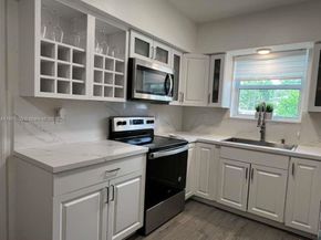 1430 NE 149th St, Miami FL 33161