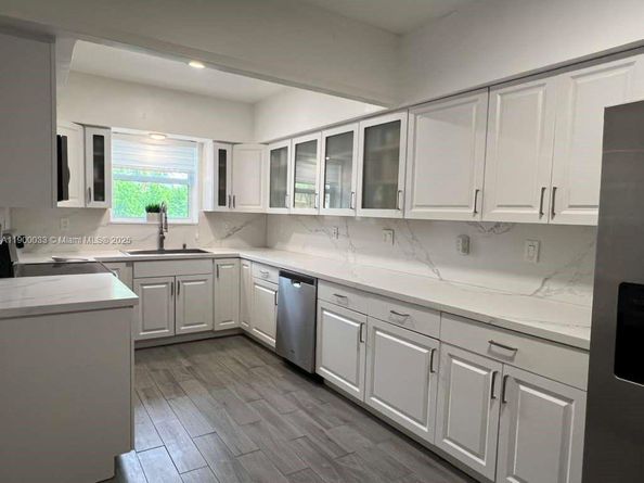 1430 NE 149th St, Miami FL 33161