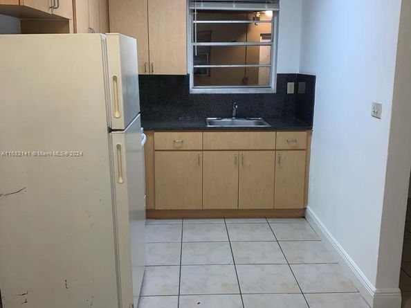 16118 NE 21st Ave 16, North Miami Beach FL 33162