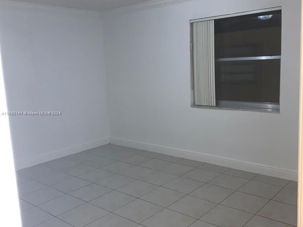 16118 NE 21st Ave 16, North Miami Beach FL 33162