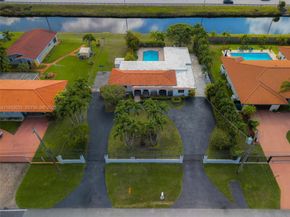 8490 Grand Canal Dr, Miami FL 33144