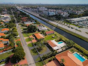 8490 Grand Canal Dr, Miami FL 33144