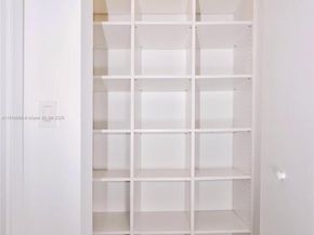 45 SW 9th St 1504, Miami FL 33130