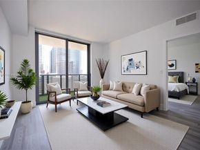 45 SW 9th St 1504, Miami FL 33130