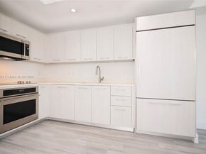 45 SW 9th St 1504, Miami FL 33130