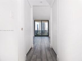 45 SW 9th St 1504, Miami FL 33130