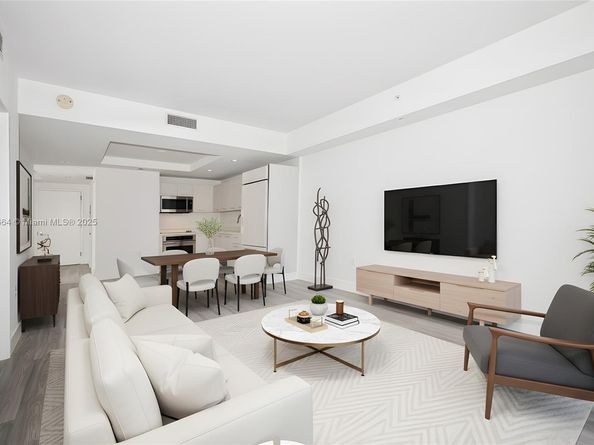 45 SW 9th St 1504, Miami FL 33130