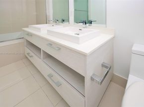 45 SW 9th St 1504, Miami FL 33130