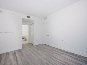 45 SW 9th St 1504, Miami FL 33130
