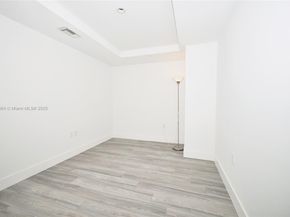 45 SW 9th St 1504, Miami FL 33130