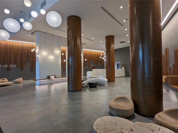 350 S Miami Ave 702, Miami FL 33130