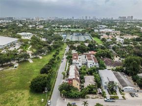 645 NE 9th Ave, Fort Lauderdale FL 33304