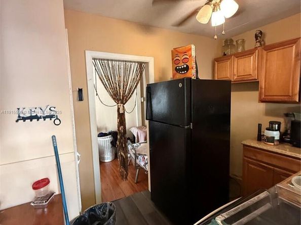 551-553 NE 133rd St, North Miami FL 33161