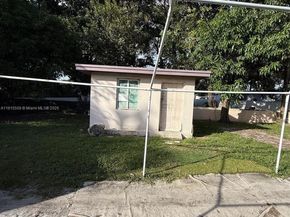 551-553 NE 133rd St, North Miami FL 33161