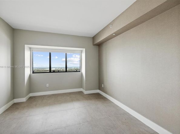 650 NE 32nd St 4203, Miami FL 33137
