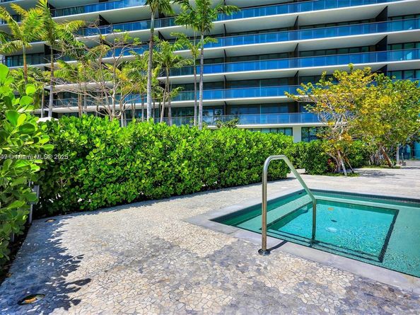 650 NE 32nd St 4203, Miami FL 33137